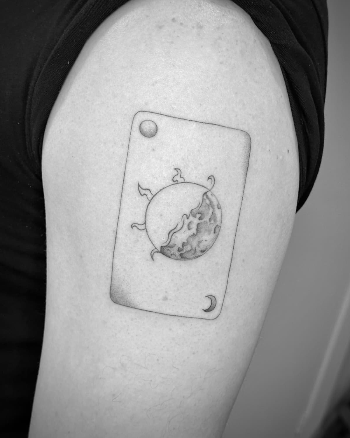 Tatouage ombragé réalisé à Namur par Inked Capricorn — pièce 3