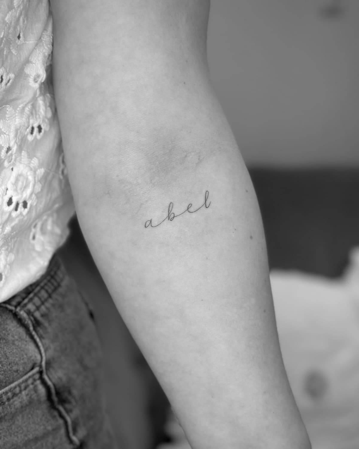 Tatouage floral réalisé à Namur par Inked Capricorn — pièce 4